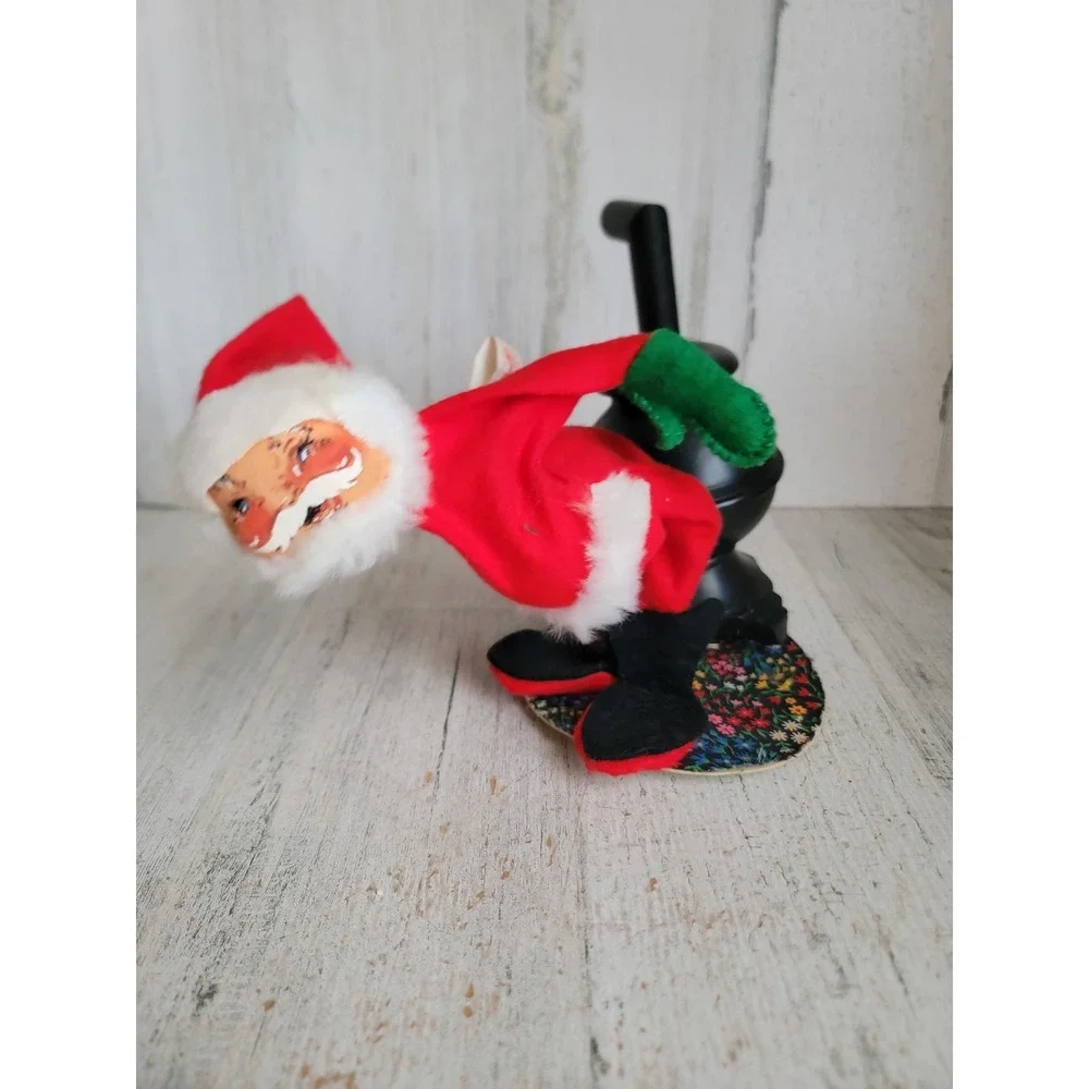 Annalee furnace stove warming Santa Claus Xmas plush mobility doll unique